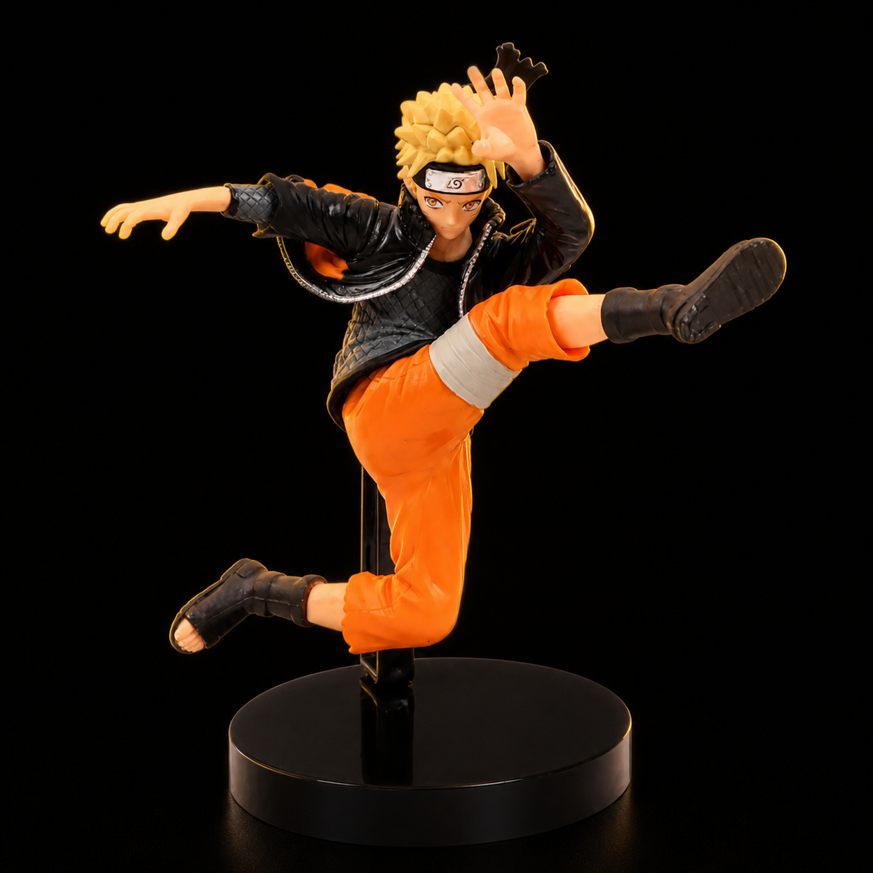 Action figure Naruto com suporte